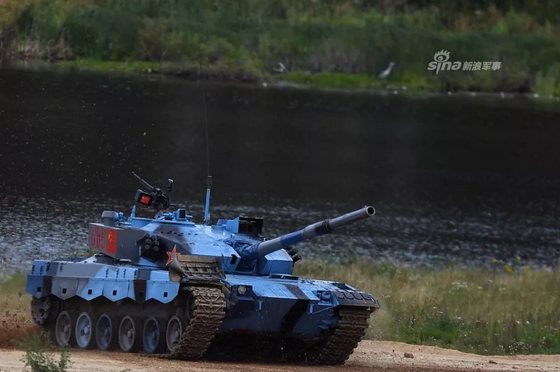 “坦克兩項(xiàng)”半決賽中國小組奪魁，“海上登陸”接力賽暫居第一
